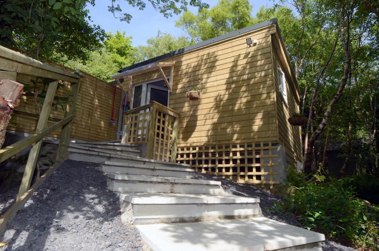 Tawny Lodge Westport Exterior photo