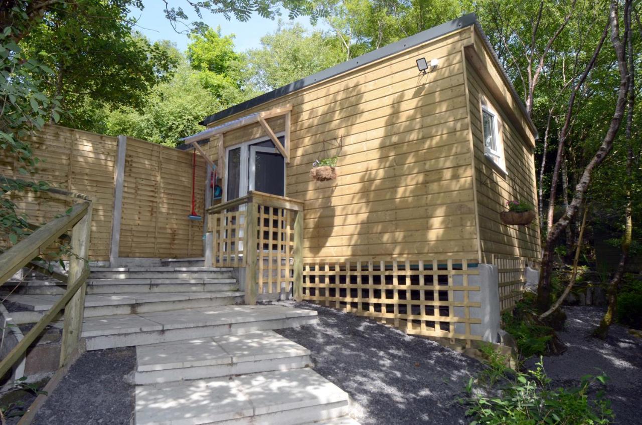 Tawny Lodge Westport Exterior photo